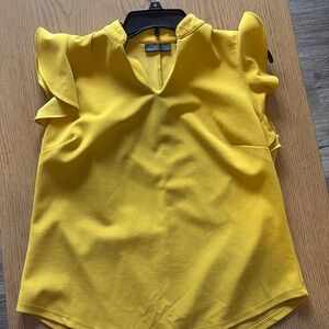 Cute yellow top ruffle sleeve
